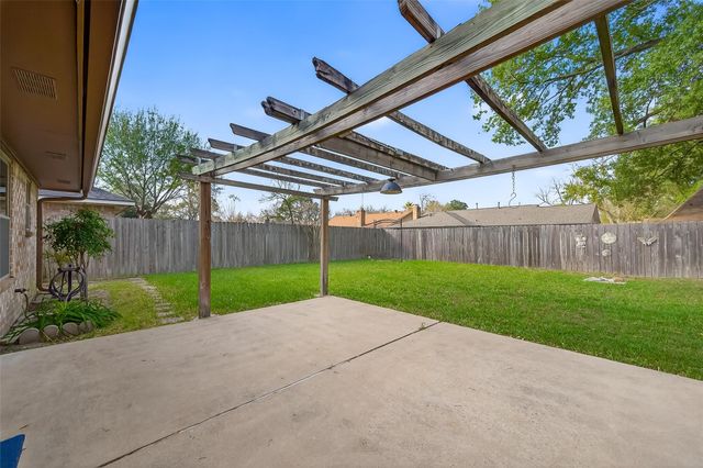 3414 Lemon Tree Ln, Houston, TX 77088