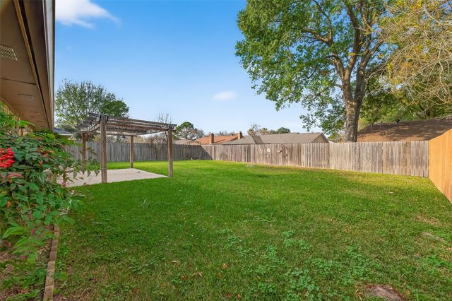 3414 Lemon Tree Ln, Houston, TX 77088