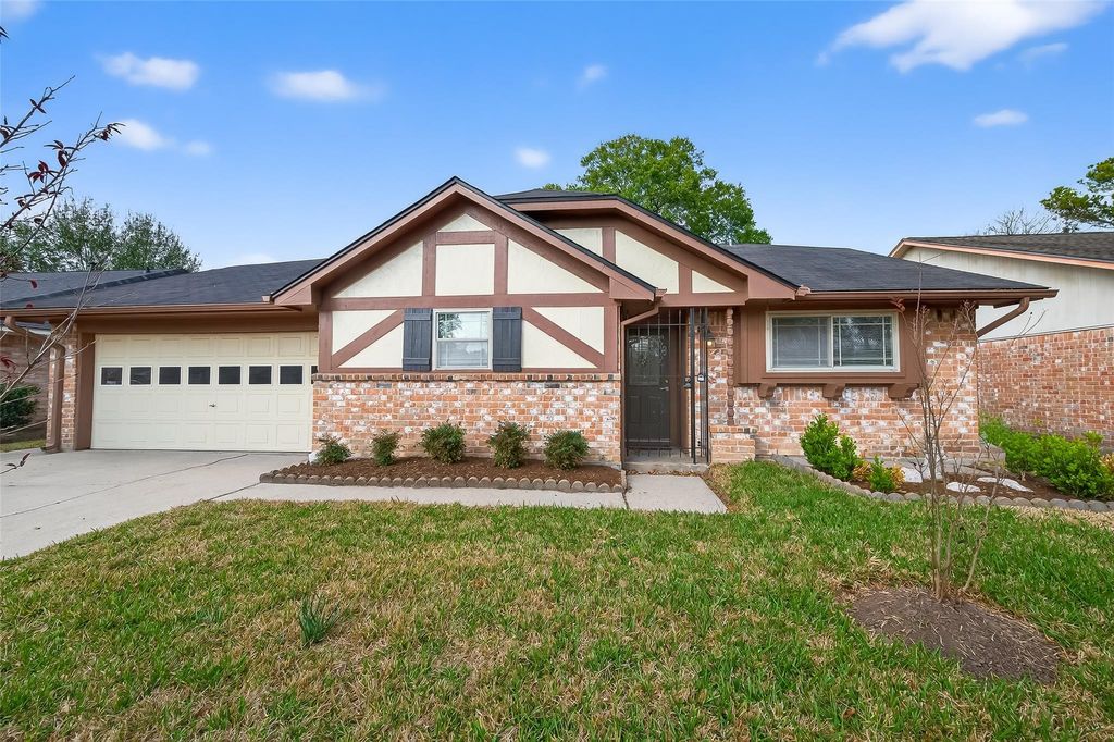 3414 Lemon Tree Ln, Houston, TX 77088