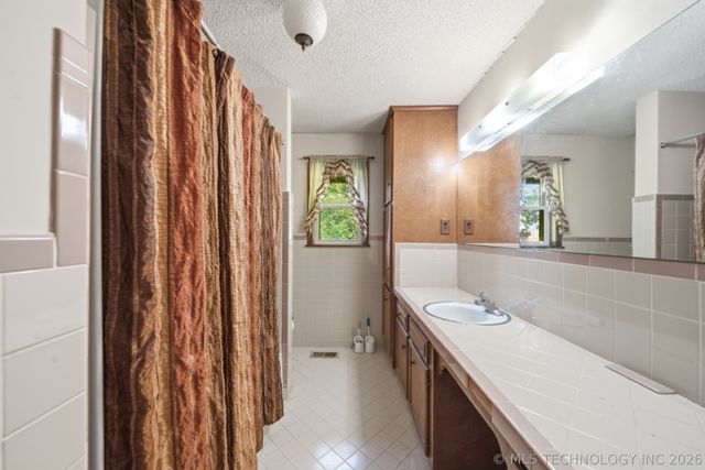 3620 Lakeside Drive, Sapulpa, OK 74066