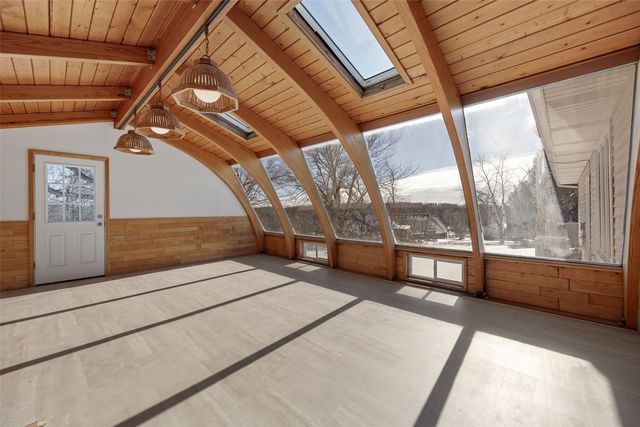 9800 Hall Road, Cedar Rapids, IA 52411