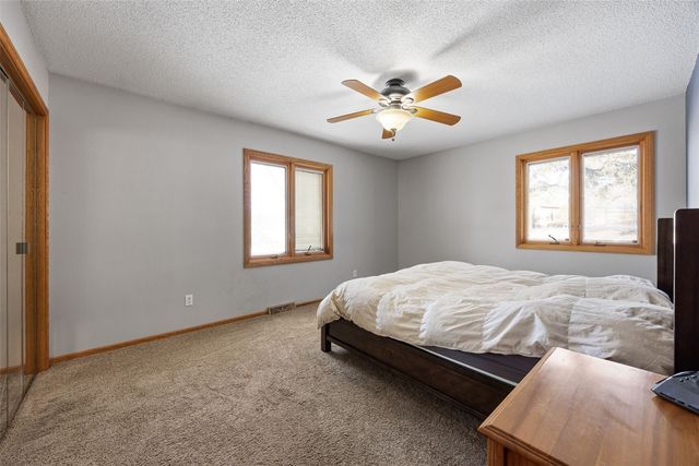 9800 Hall Road, Cedar Rapids, IA 52411