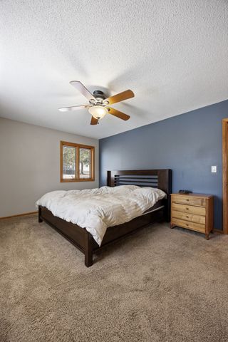 9800 Hall Road, Cedar Rapids, IA 52411