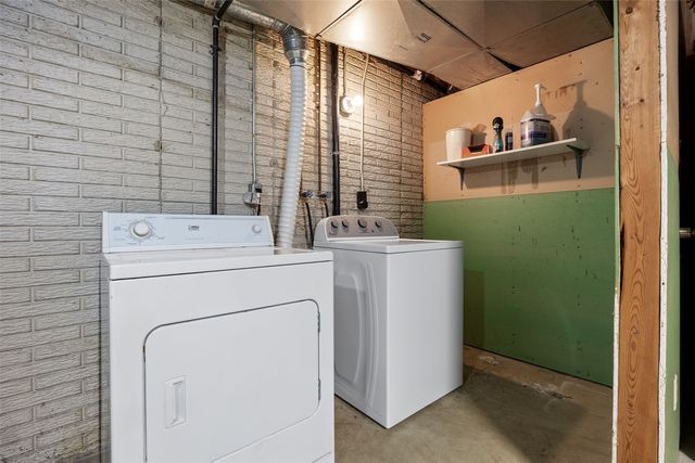 9800 Hall Road, Cedar Rapids, IA 52411