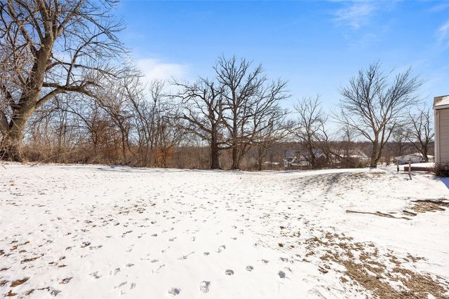 9800 Hall Road, Cedar Rapids, IA 52411