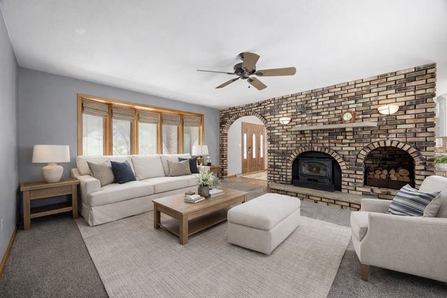 9800 Hall Road, Cedar Rapids, IA 52411