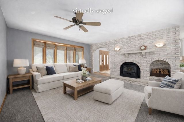 9800 Hall Road, Cedar Rapids, IA 52411