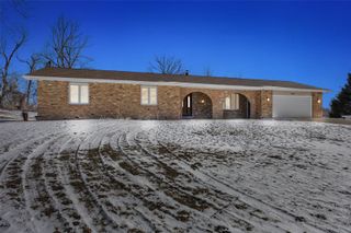 9800 Hall Road, Cedar Rapids, IA 52411