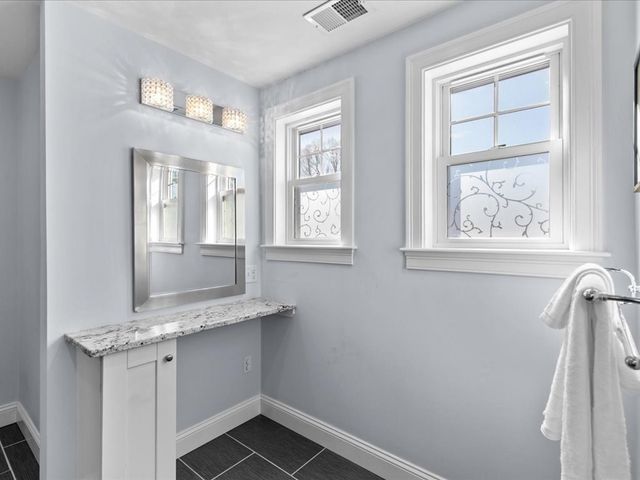 40 Catherine St 2, Boston, MA 02131