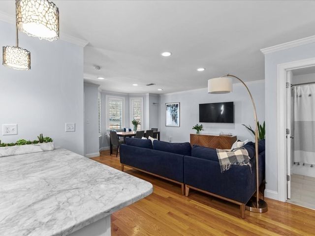 40 Catherine St 2, Boston, MA 02131