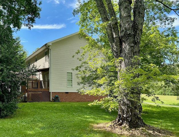 814 Sneed Road, Soddy Daisy, TN 37379