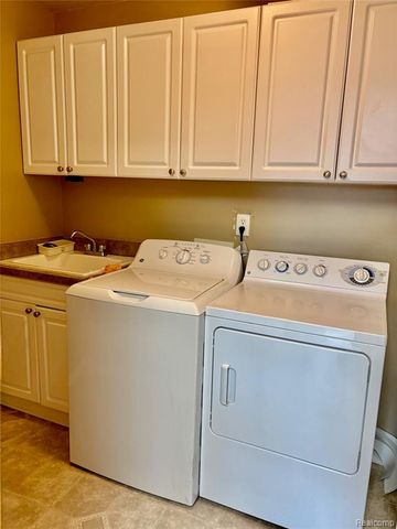 3541 Oakmonte Boulevard, Rochester, MI 48306