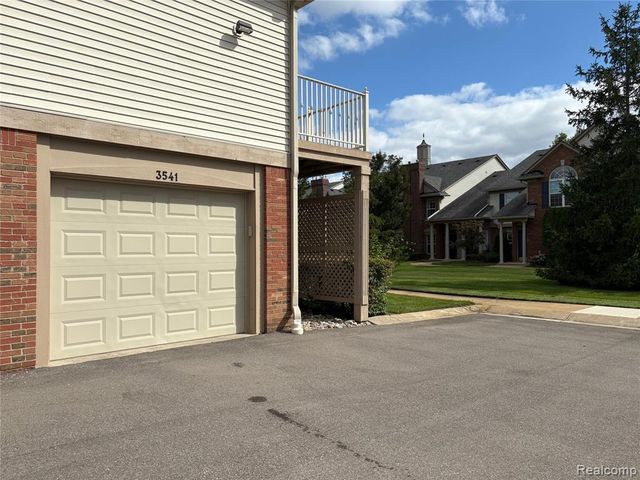 3541 Oakmonte Boulevard, Rochester, MI 48306