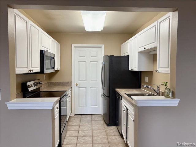 3541 Oakmonte Boulevard, Rochester, MI 48306