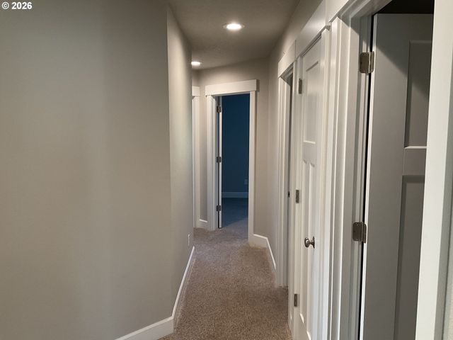 1054 Ne REGAN HILL Loop, Estacada, OR 97023