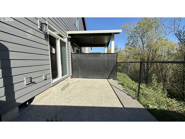 1054 Ne REGAN HILL Loop, Estacada, OR 97023