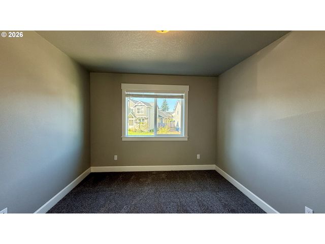 1054 Ne REGAN HILL Loop, Estacada, OR 97023