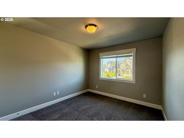 1054 Ne REGAN HILL Loop, Estacada, OR 97023