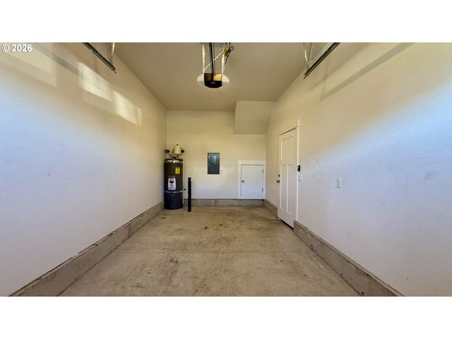 1054 Ne REGAN HILL Loop, Estacada, OR 97023