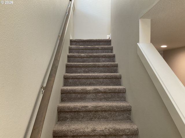 1054 Ne REGAN HILL Loop, Estacada, OR 97023