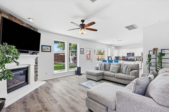 3737 Brandywine Lane, Fort Worth, TX 76244