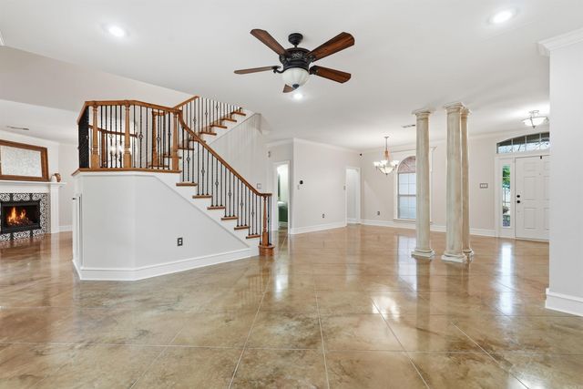 1930 Columbia Dr, Conway, AR 72034