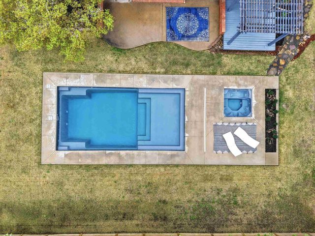 1930 Columbia Dr, Conway, AR 72034