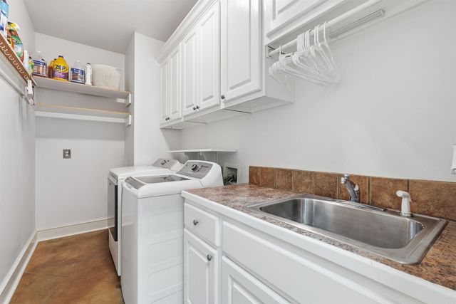 1930 Columbia Dr, Conway, AR 72034