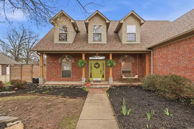 1930 Columbia Dr, Conway, AR 72034