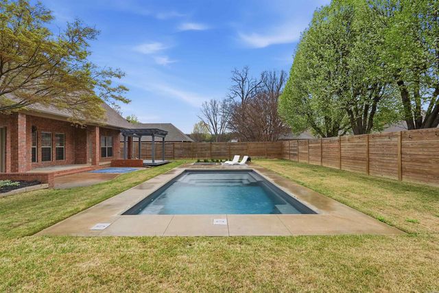 1930 Columbia Dr, Conway, AR 72034