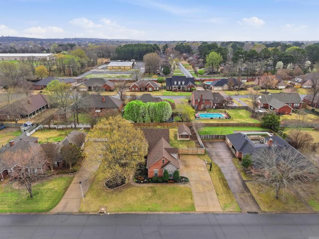 1930 Columbia Dr, Conway, AR 72034