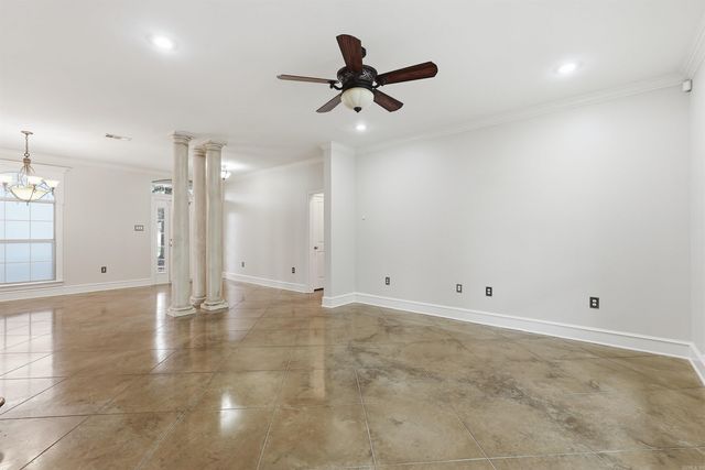 1930 Columbia Dr, Conway, AR 72034