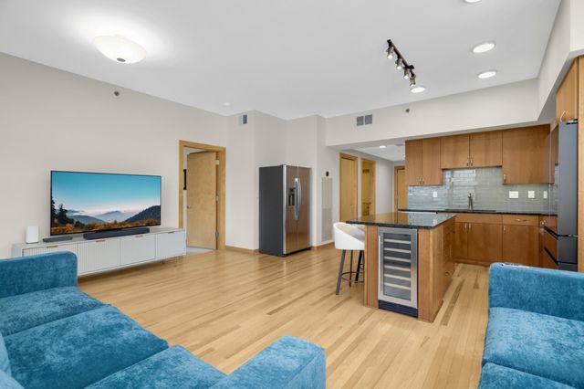 740 Portland Avenue 808, Minneapolis, MN 55415