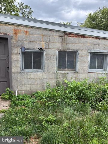 460 MANOR ST, Columbia, PA 17512