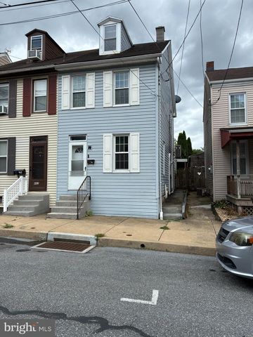 460 MANOR ST, Columbia, PA 17512