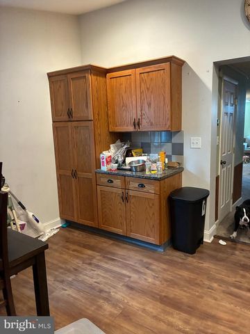 460 MANOR ST, Columbia, PA 17512