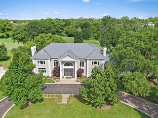 56 Hillburn Lane, North Barrington, IL 60010