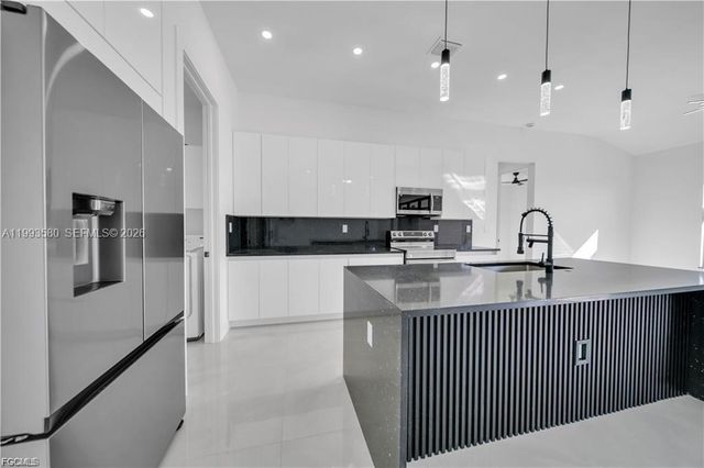 2815 44th ST W, Lehigh Acres, FL 33971