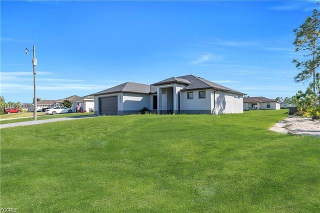 2815 44th ST W, Lehigh Acres, FL 33971