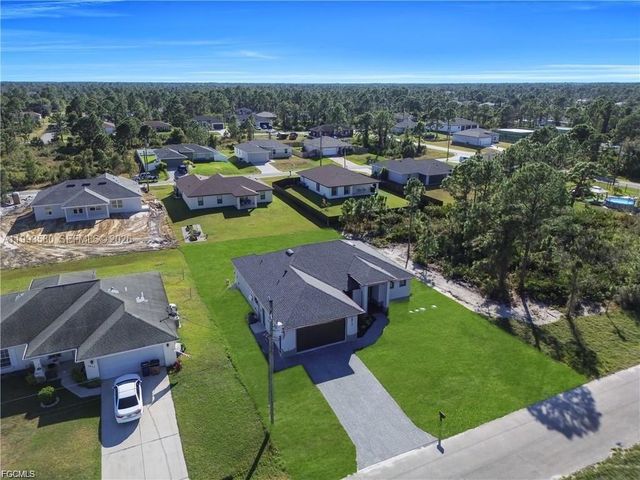 2815 44th ST W, Lehigh Acres, FL 33971