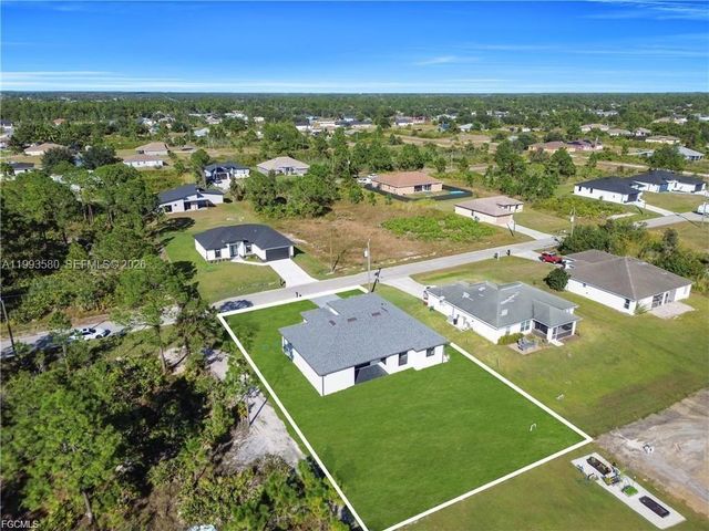 2815 44th ST W, Lehigh Acres, FL 33971