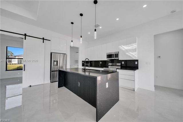 2815 44th ST W, Lehigh Acres, FL 33971