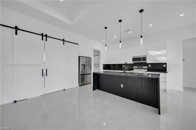 2815 44th ST W, Lehigh Acres, FL 33971