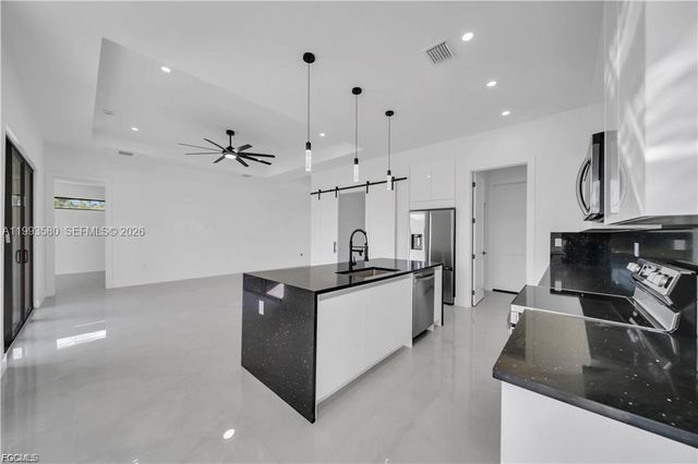 2815 44th ST W, Lehigh Acres, FL 33971