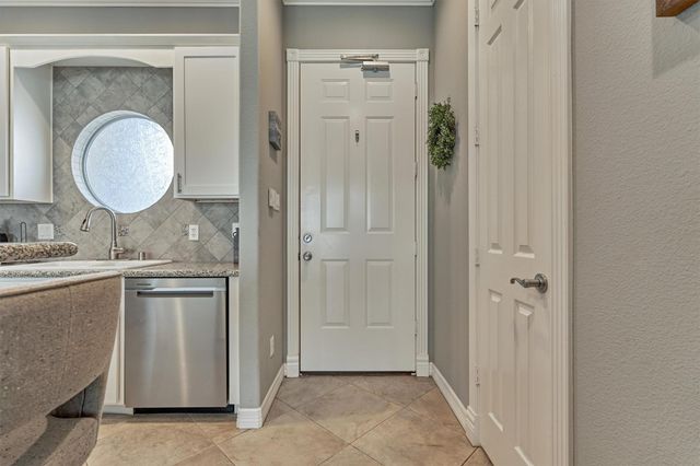 168 Lake Point Boulevard D103, Montgomery, TX 77356