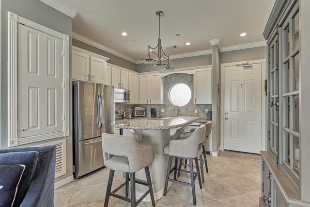 168 Lake Point Boulevard D103, Montgomery, TX 77356