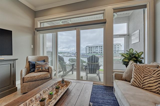 168 Lake Point Boulevard D103, Montgomery, TX 77356