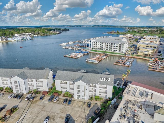 168 Lake Point Boulevard D103, Montgomery, TX 77356