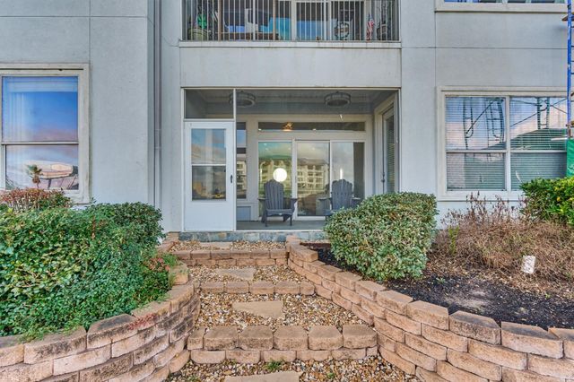 168 Lake Point Boulevard D103, Montgomery, TX 77356