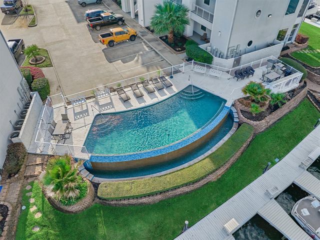 168 Lake Point Boulevard D103, Montgomery, TX 77356